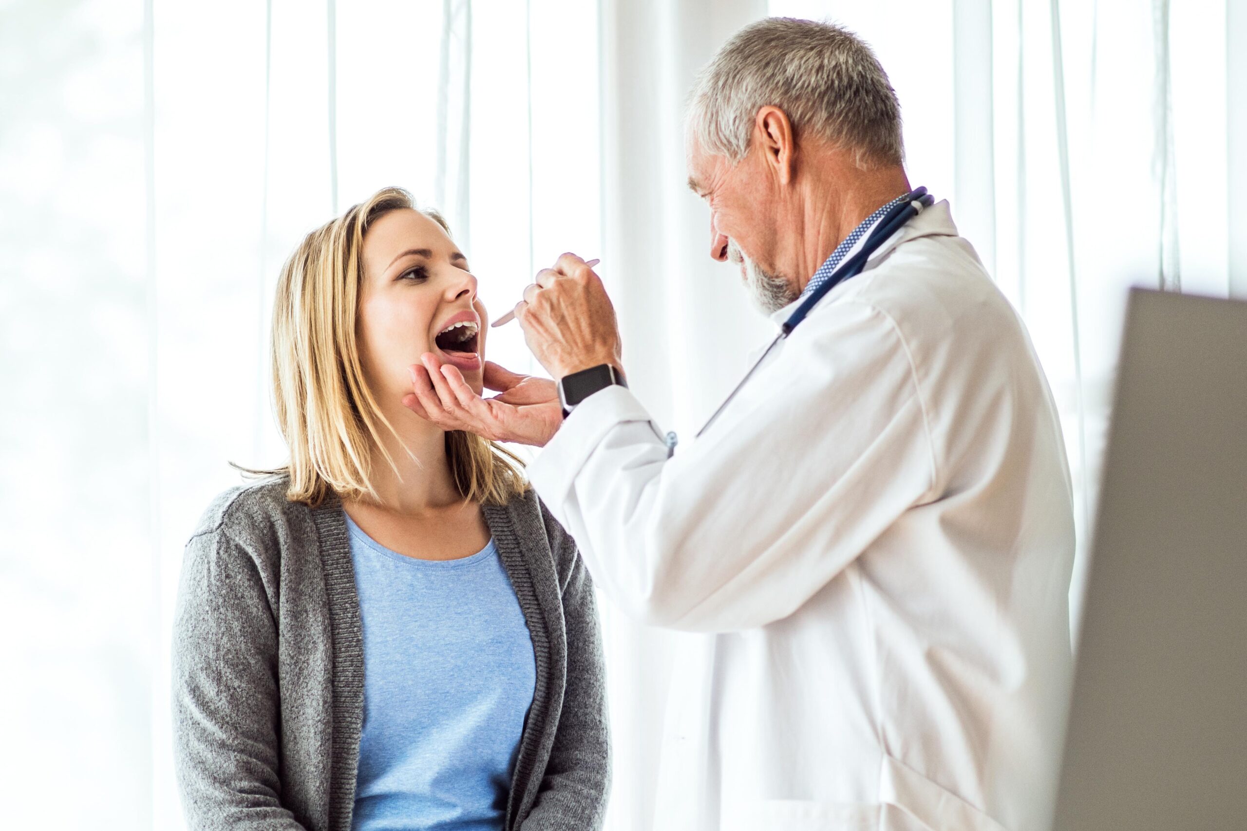 Dor de garganta: causas, sintomas e tratamento